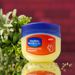 Vaseline Blue Seal Nourishing Skin Jelly Vitamin E 100ml